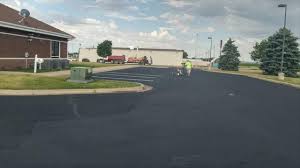 Best Asphalt Driveway Installation  in Dianapolis, IN